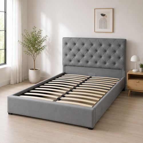 Cama matrimonial tapizada con arcón y cabecero