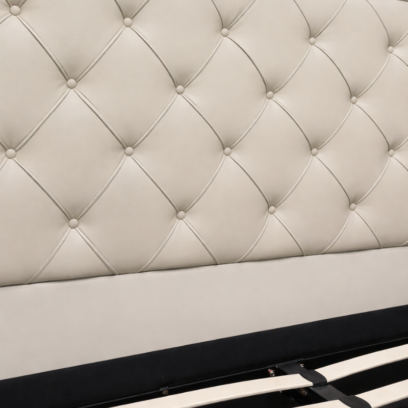 Cama matrimonial tapizada con arcón y cabecero